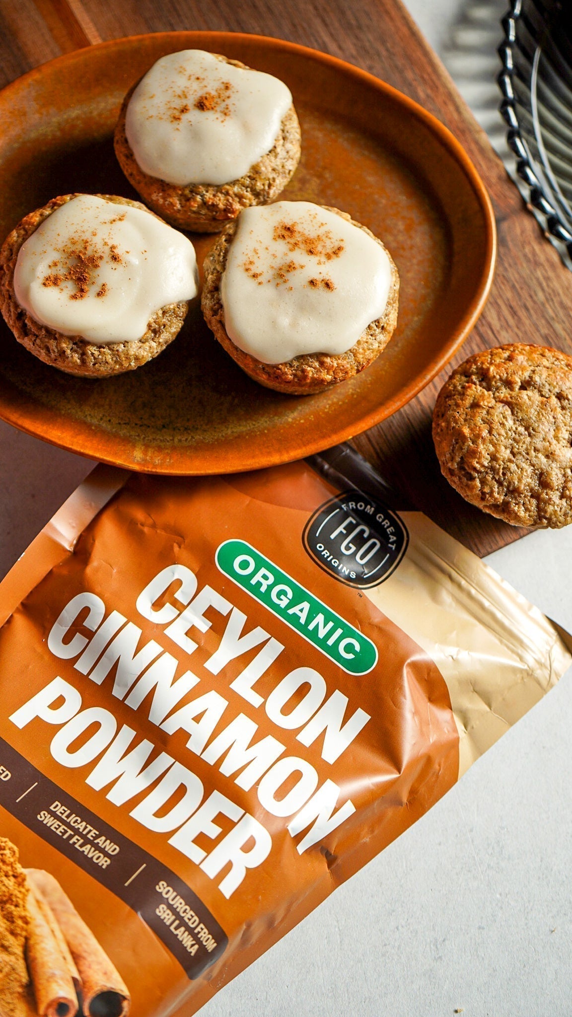 Cinnamon Roll Oatmeal Glazed Muffins