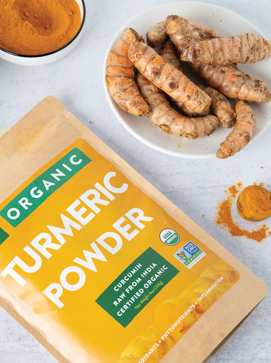 Turmeric powder made from turmeric rhizomes (curcumin).